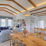 Luxury With Private Pool And Large Garden In Dalyan Villa